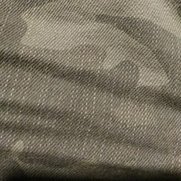 Clothes - Picture 3 of 3